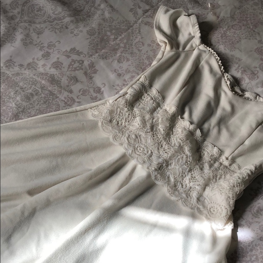 White Dress - Picture 3 of 4